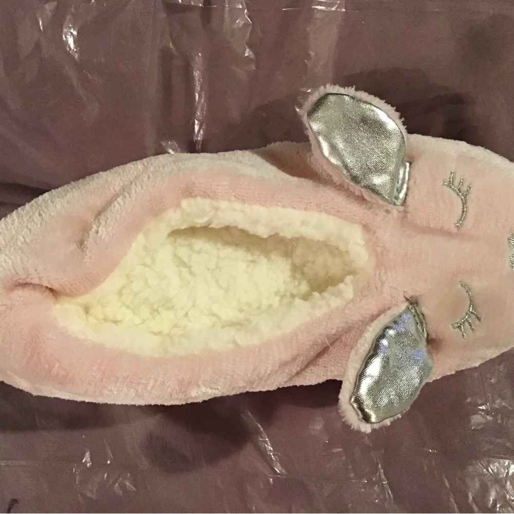 Slippers - Picture 2 of 5